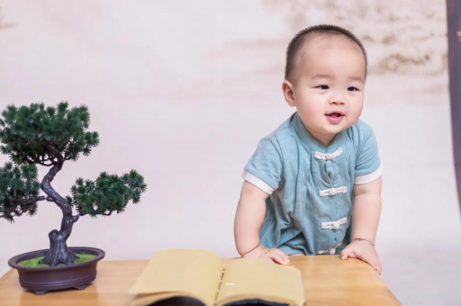 广州供卵包男孩宝宝多大可以吃辅食